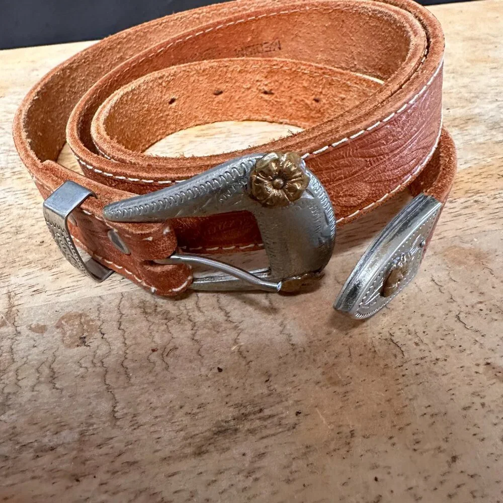 Wrangler Belt Tooled Genuine Leather German Silver Gold Floral Size Medium